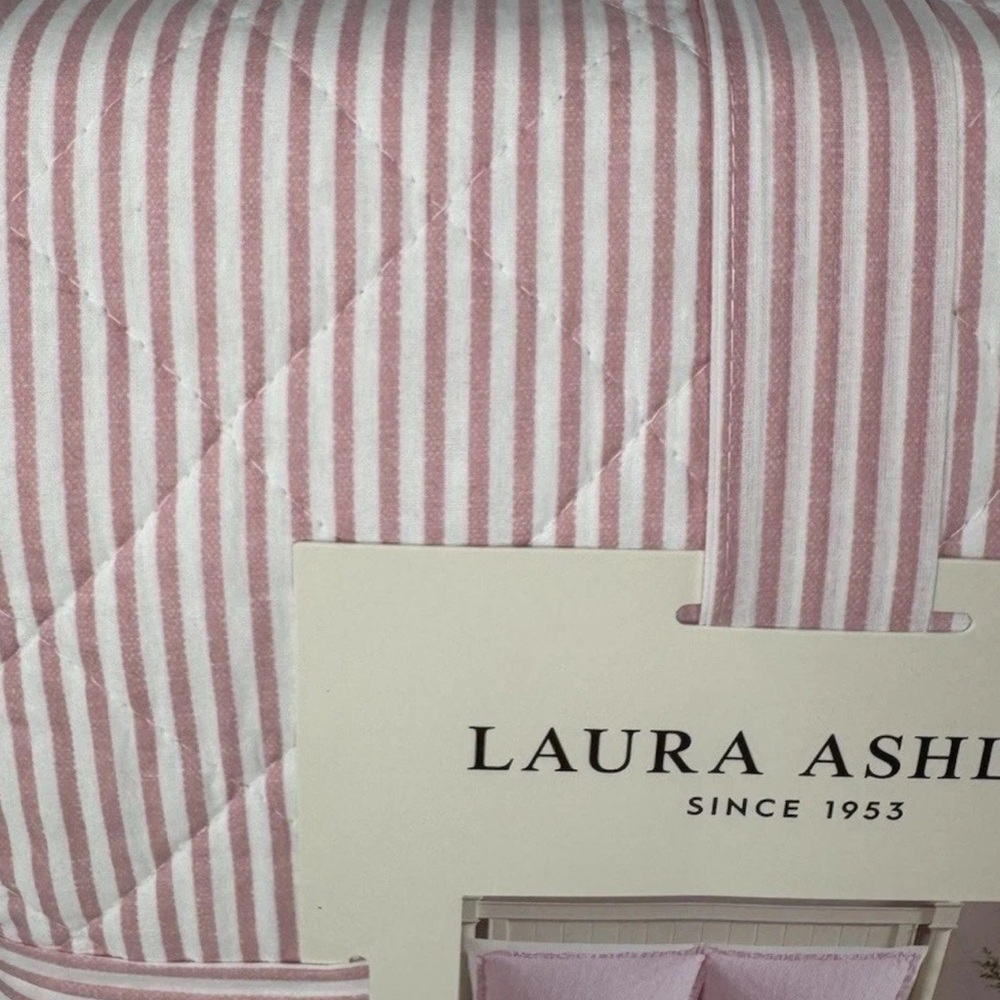 Laura Ashley ~ Full/Queen PINK Oxford Stripe Quilt/Sham Set ~ Reversible/Cotton - Picture 4 of 9
